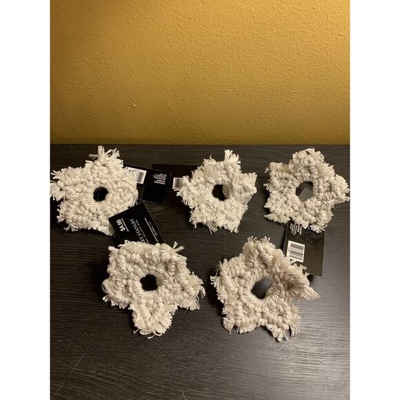 Set Of Five Macrame Snowflake Napkin Ring Table Decor Tray Filler Winter Dining - Picture 9 of 12